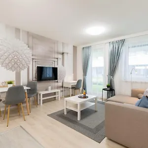 Downtown Residences Leo - Ac, Elevator, Terrace 아파트