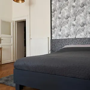 Ili Budapest